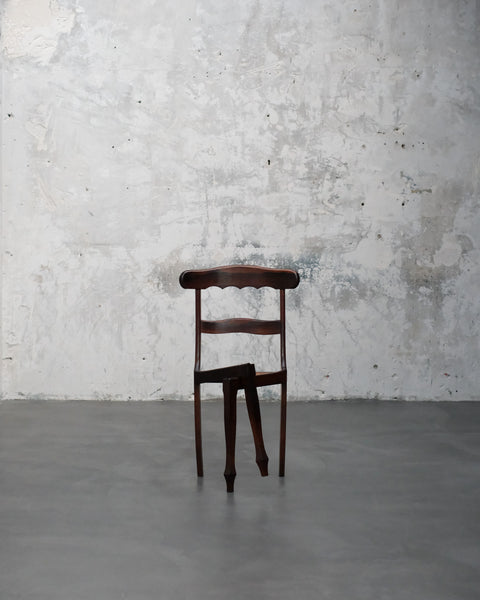 LUIZ PHILIPPE - CROSS-LEGGED CHAIR