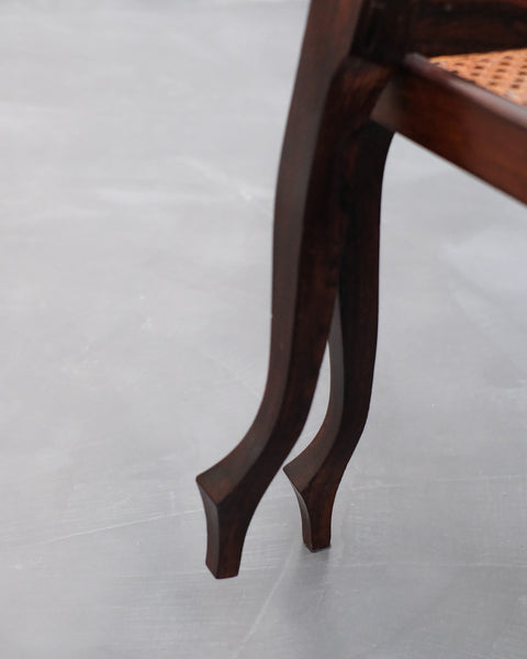 LUIZ PHILIPPE - CROSS-LEGGED CHAIR