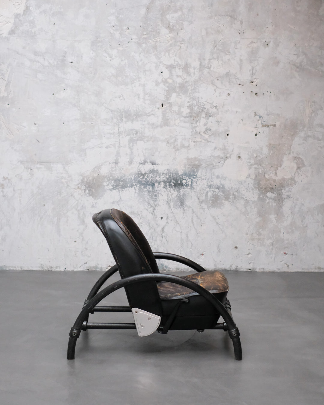 RON ARAD - BLACK ROVER CHAIR – SCENERS GALLERY